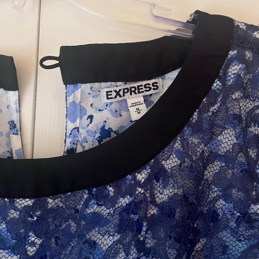 Express Top (M) so cute!! - Picture 2 of 3